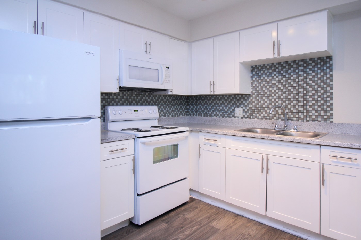 Apartment Amenities - Fully Equipped Kitchen